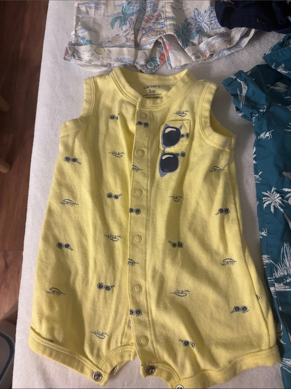 Baby bundle , summer outfits Carter's